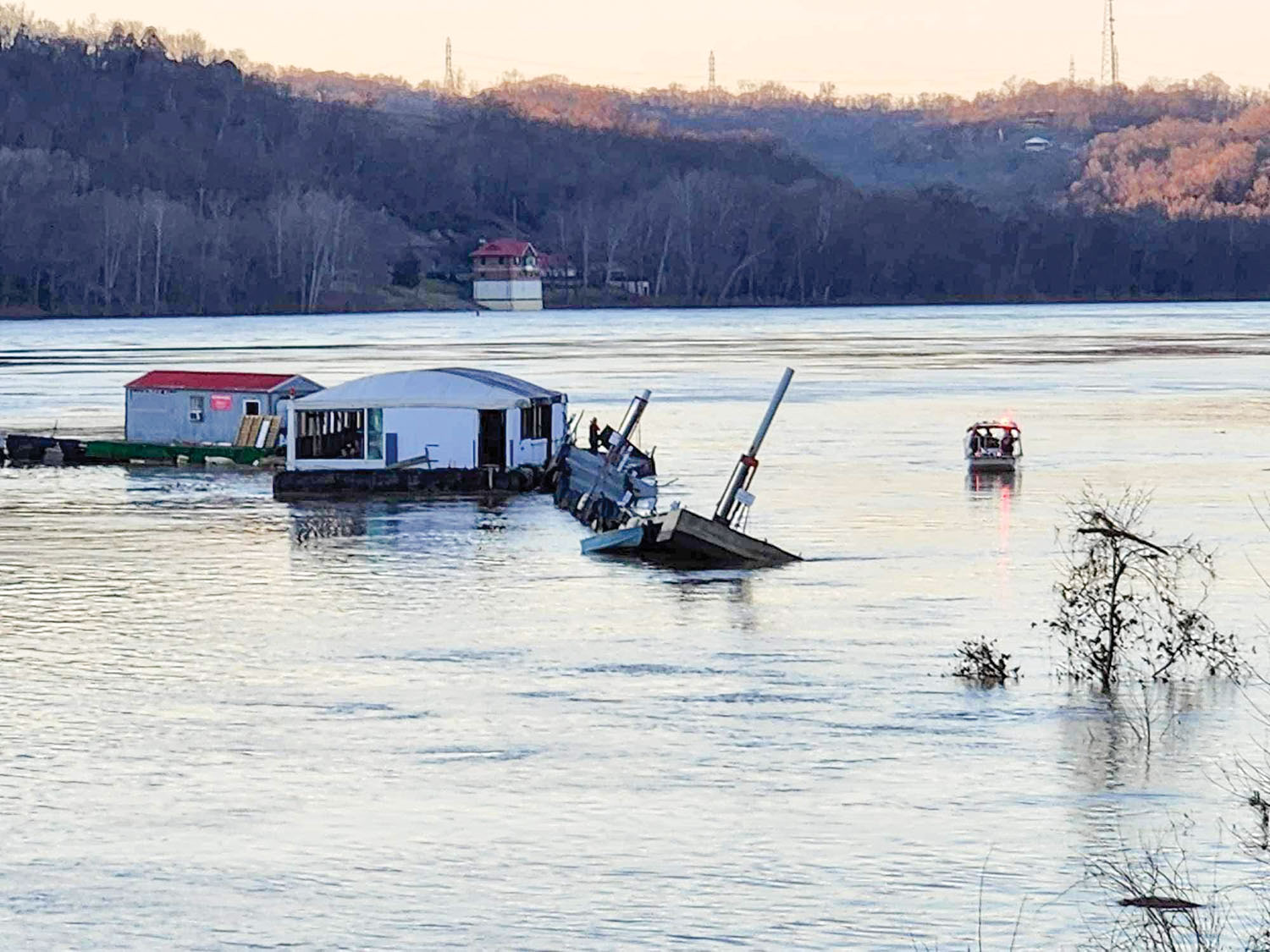 Floating Restaurant Swept Downriver On Ohio