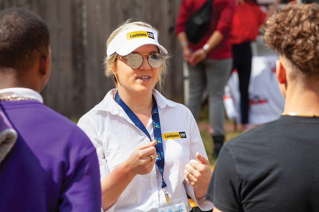 Merritt Parsons of Louisiana CAT talks with students. (Photo by Frank McCormack)