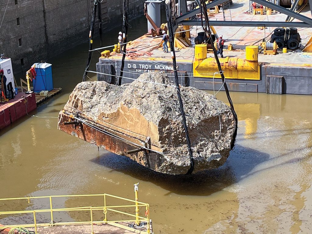 400-ton chunk of debris pulled from Demopolis Lock Chamber. (Photo courtesy of Mobile Engineer District)