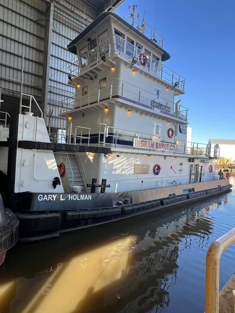 The mv. Gary L. Holman. (Photo courtesy of Main Iron Works)