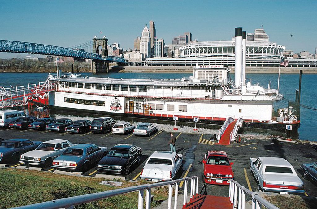 As the popular Mike Fink floating restaurant in 1987. (Bill Alden photo, David Smith collection)