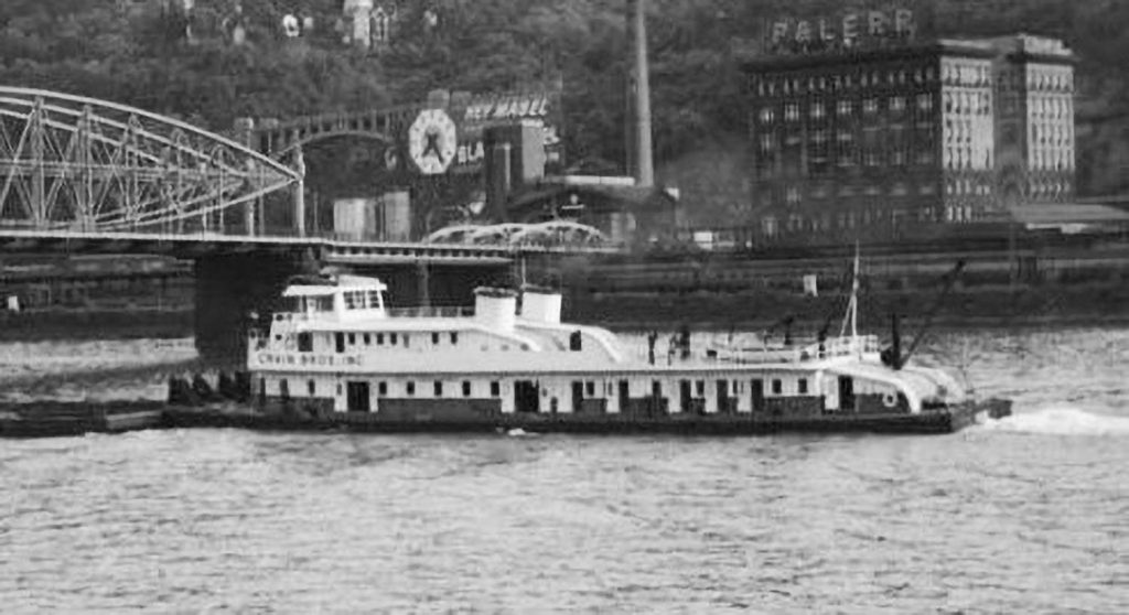 As the Allegheny upbound at  Pittsburgh. (Dan Owen Boat Photo Musem collection)