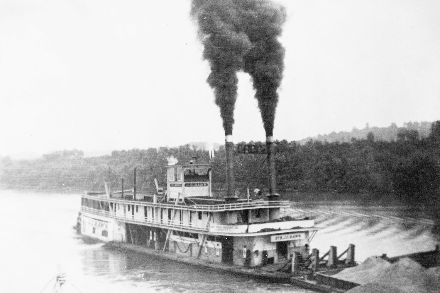 Str. J.C. Rawn in service for the Ohio River Dredging Company. (Author’s collection)