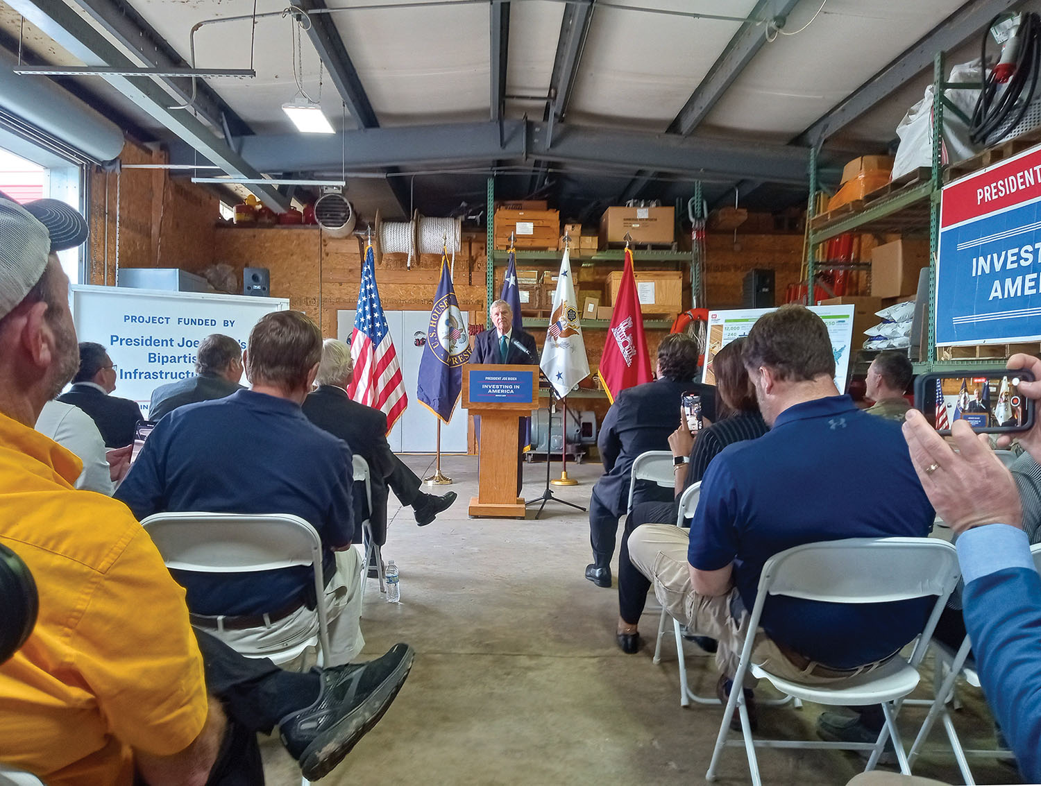 U.S. Agriculture Secretary Tom Vilsack speaks at Lock and Dam 25. (Photo by David Murray)