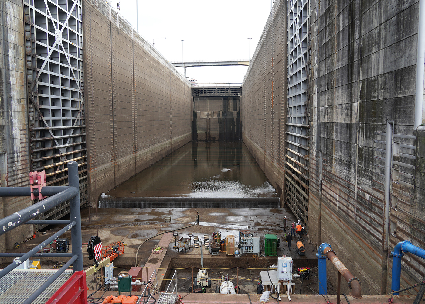 Crews inspect Wilson Lock and Dam, Tennessee River Mile 259.4 in Florence, Ala., on November 25 following its dewatering for miter gate repairs. The main lock chamber has been closed since September 25 after operators heard popping noises that turned out to be cracking of the gates and pintle components. (Photo by Michael Davis/Nashville Engineer District)
