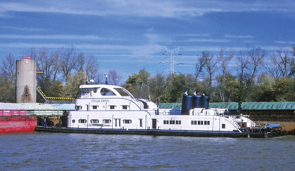 As the Cecilia Carol waiting turn below Mel Price Lock on November 7, 1994. (Photo by Jeff L. Yates)