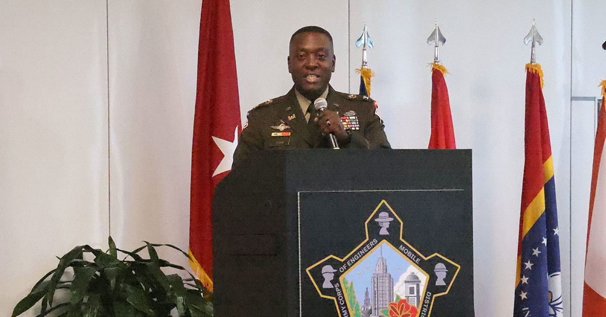 Shaw Assumes Command In Mobile District