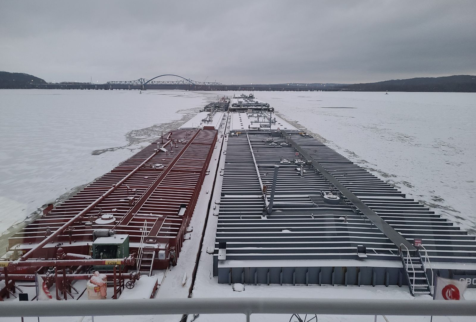 250114 Illinois River Ice