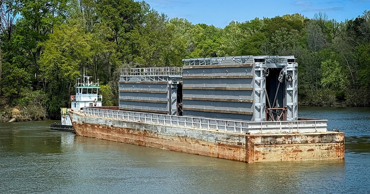 G&G Steel Builds Miter Gates For Lock 9