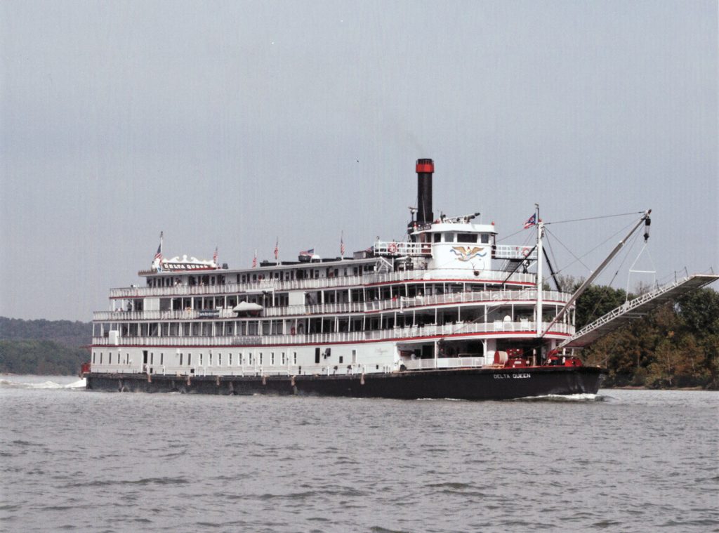 The Delta Queen on the last trip down the Ohio in 2008 near Parkersburg, W.Va. (Photo by Capt. C.R. Neale)
