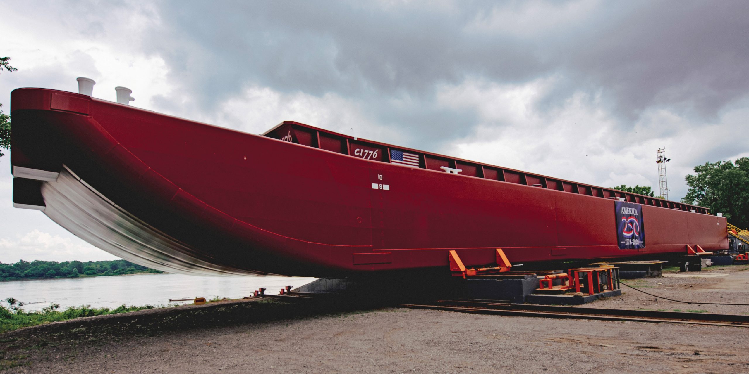 Crounse Barge Honors Country’s 250th