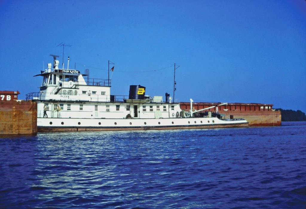 As the Frank R. Alter upbound at Lock 20 Upper Mississippi River on September 1, 1971. (Capt. Mike Herschler photo from the author’s collection)