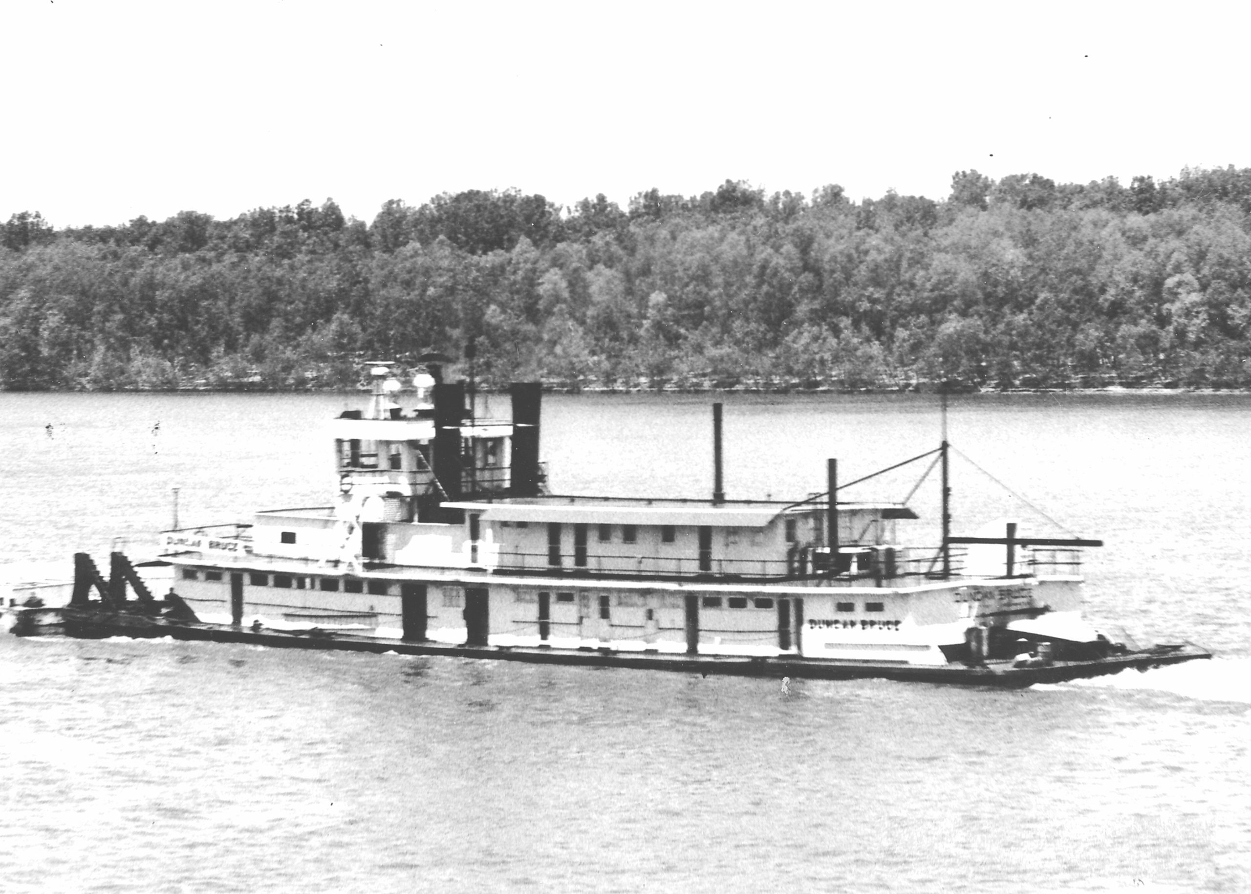 Duncan Bruce southbound at Ohio River Mile 807 on May 6, 1974. (Photo by Capt. Jeff Yates)